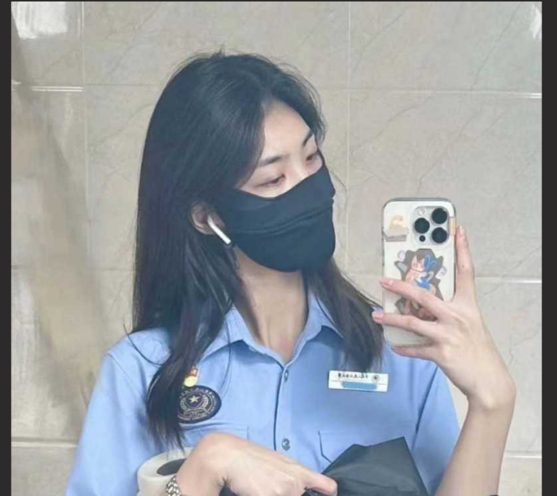 又一美女警花被曝光  最美警花张津瑜接班人李雨涵沦为富人的警犬母狗 6段不雅视频流出！
