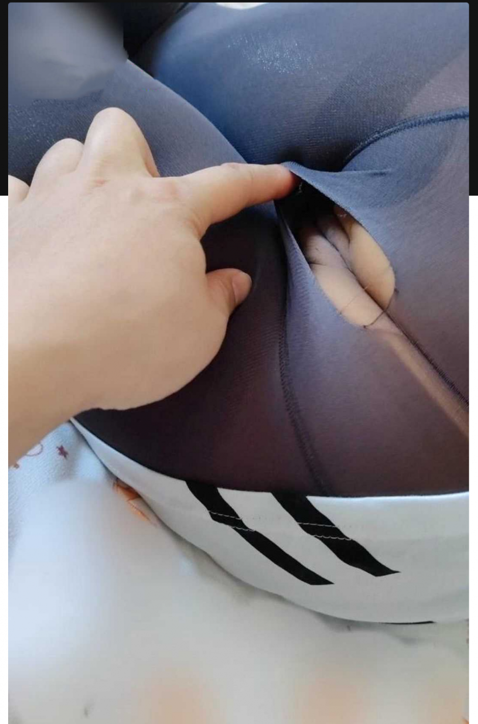 领导贺主任醉酒尿湿裤衩，回家猛插爽射满身，床上狼藉反差骚 射了领导满满的一屄精