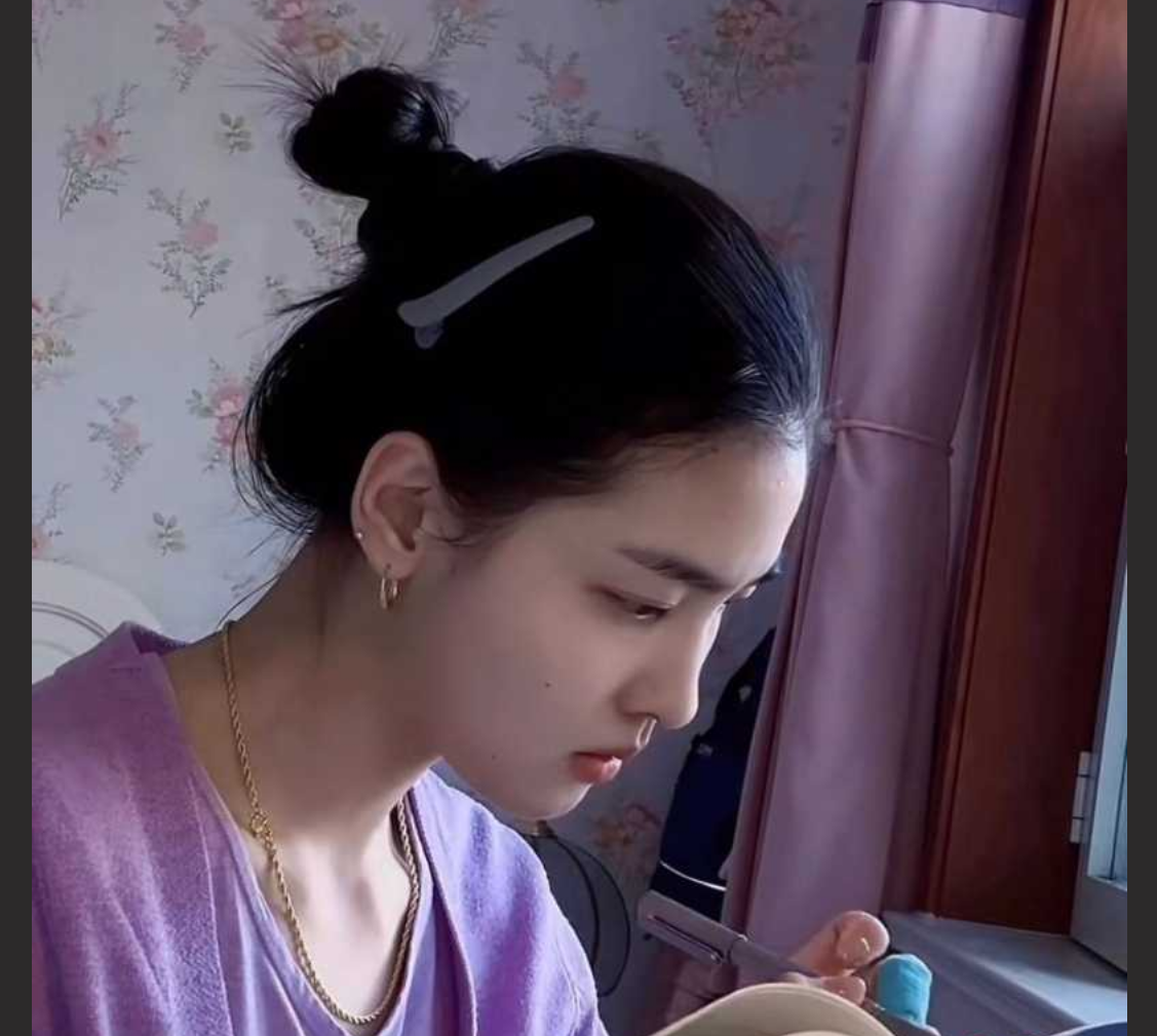 又一美女警花被曝光  最美警花张津瑜接班人李雨涵沦为富人的警犬母狗 6段不雅视频流出！