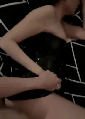 【门事件】 天津顶级名媛❤️韩文娟❤️为维持奢靡生活下海侍奉土豪给钱就让操 手指榨精堪称一绝！