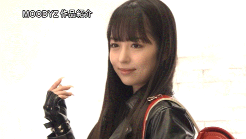 曾参加偶像祭典的美少女！摘下墨镜的她是抖M的美少女！
