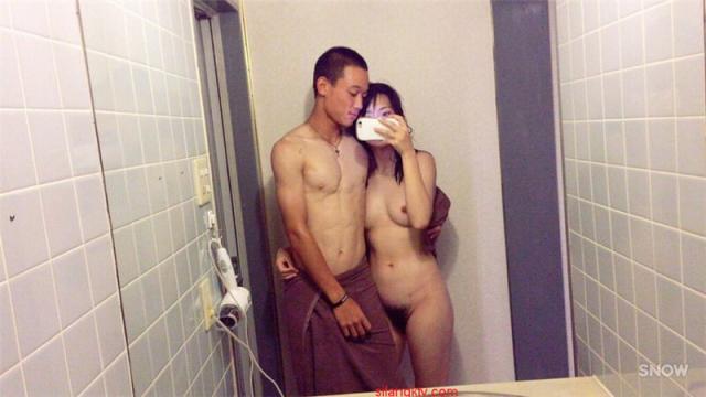 百D云泄密 美女留学生和男友之间的私密被曝光