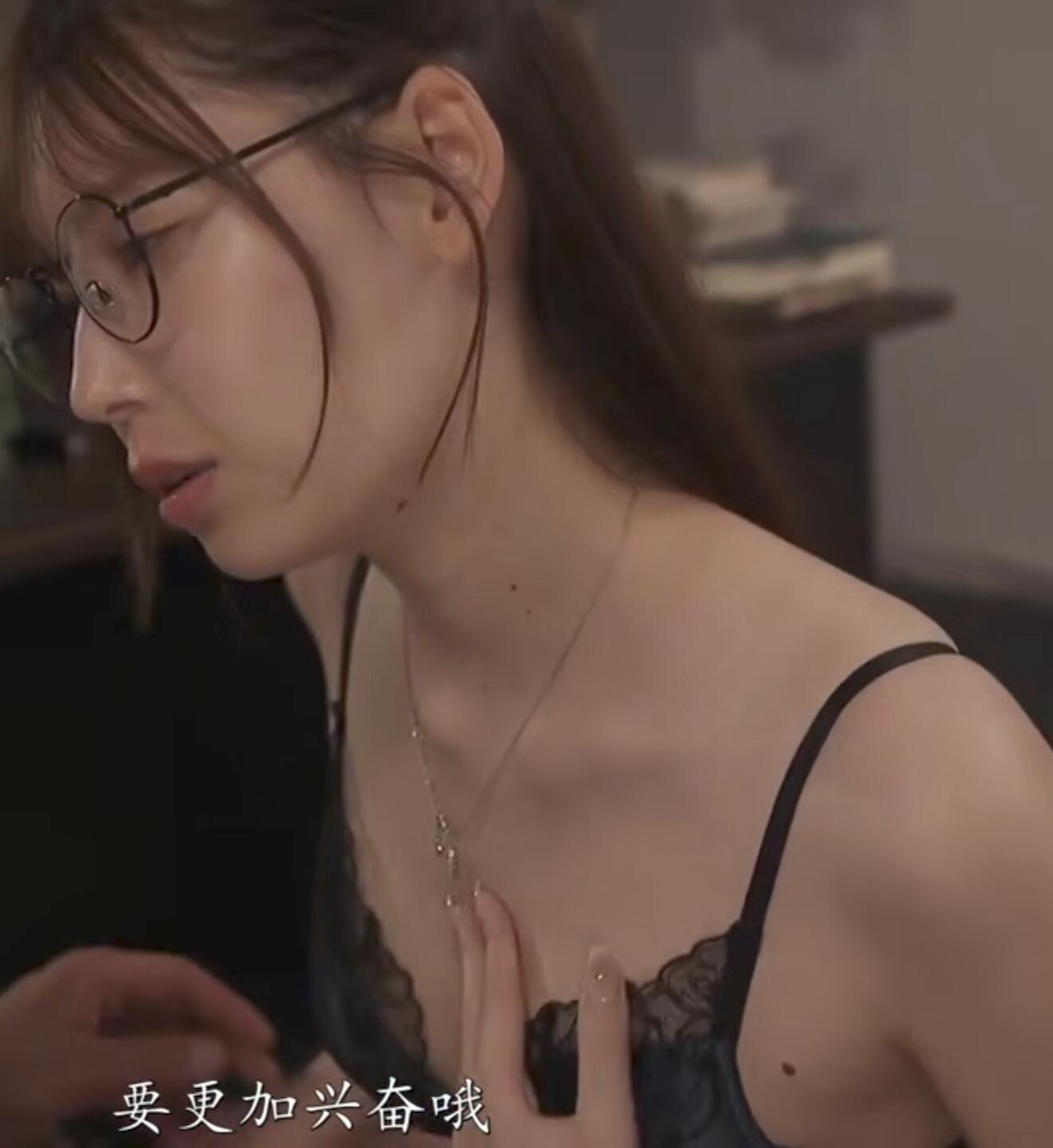 我通过研究女优练就了一双火眼金睛,用来在街上分辨女生的罩杯