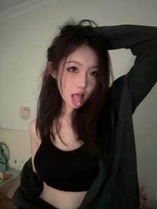 上海思博职业技术学院反差母狗❤️葛欣怡❤️被前任爆光，抓着马尾辫疯狂后入猛操！