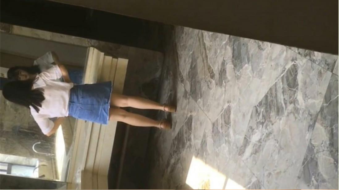大神 潜入服务中心女厕全景偷拍几个来办事的美少妇的各种美鲍鱼