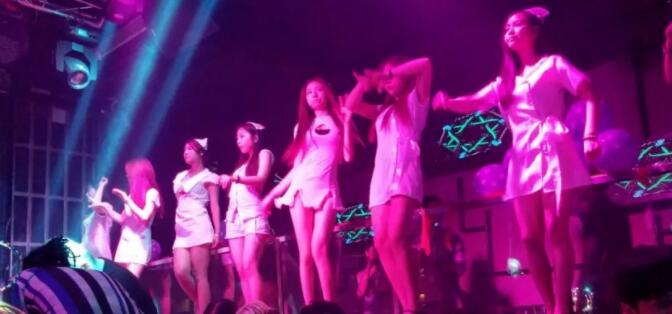 为什么有些很漂亮的女孩会选择夜总会