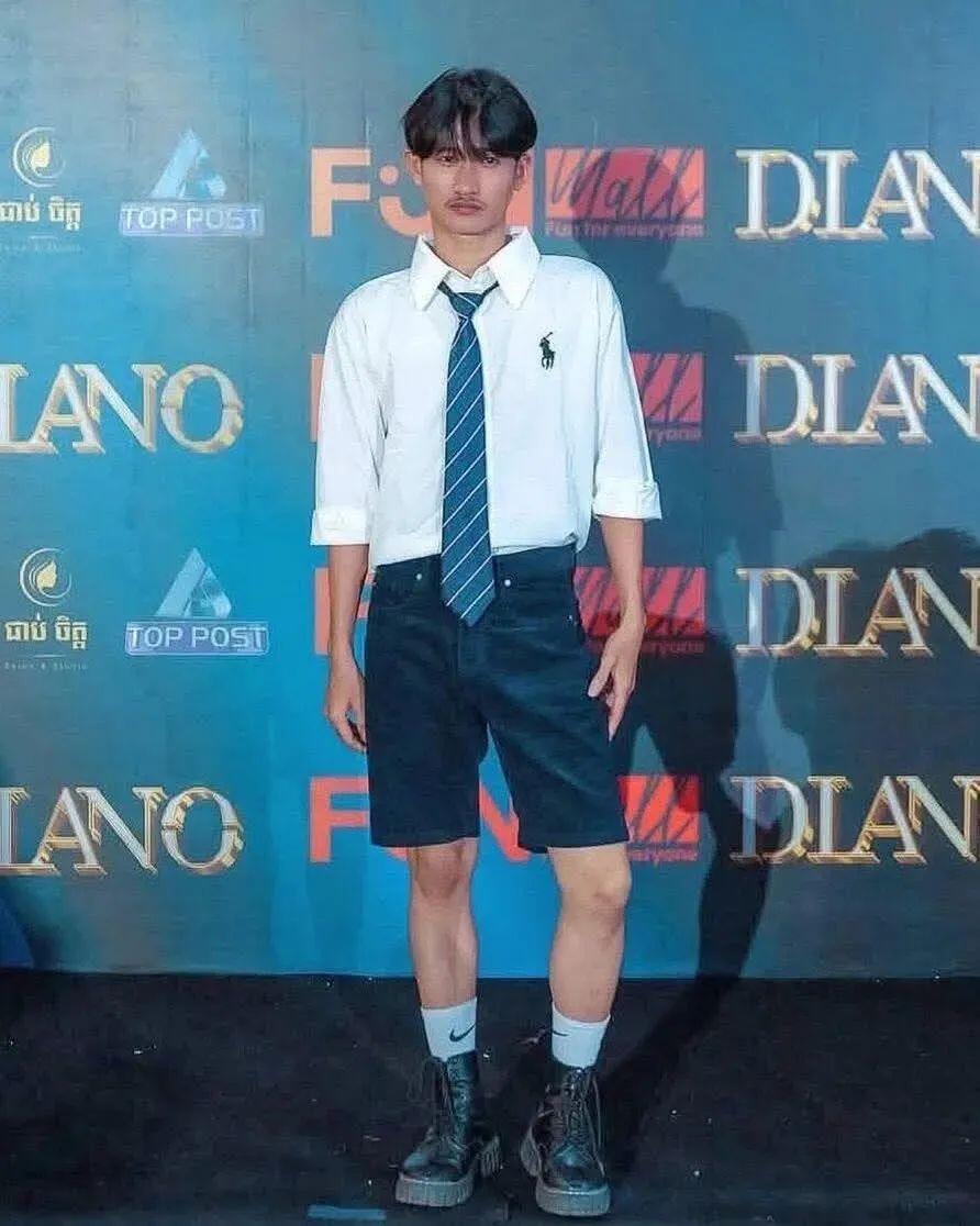 柬埔寨选美比赛上的美男子，个个都是令我嫉妒的屌毛