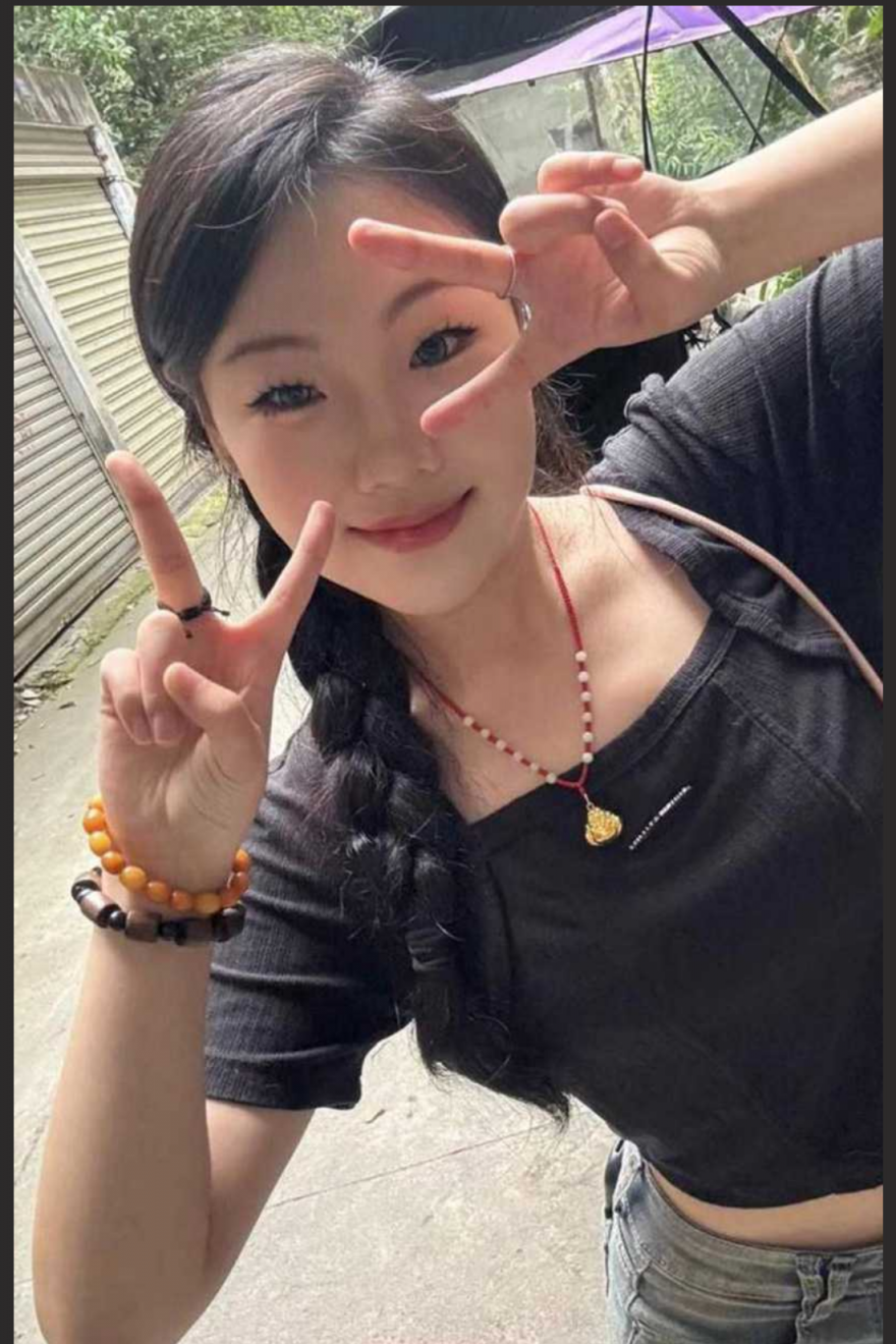 武汉大学 吴美玲 22岁反差少女 大奶翘臀勾引金主后入调教视频流出