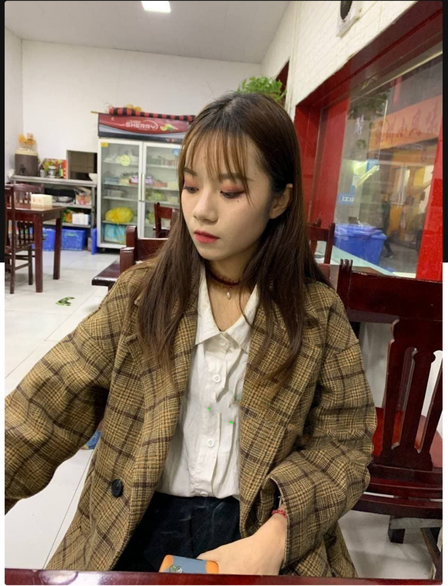 匿名投稿！北京师范大学学妹给她过生日，刚切完蛋糕然后就成了我的骚母狗