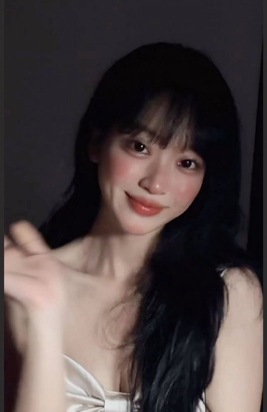 短剧小花 滕泽文 早期潜规则视频流出 帮金主卖力口交 场面火辣 人设彻底崩塌