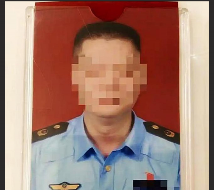 湖南湘潭一男子举报 执法大队队长 肖某 和妻子开房 讨要说法被打伤