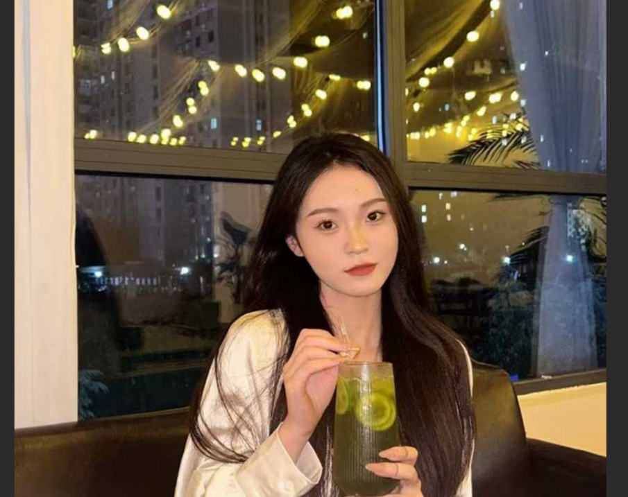 上海幼师 刘雨菲 甜美笑容迷倒家长和孩子 私下里反差让人大开眼界