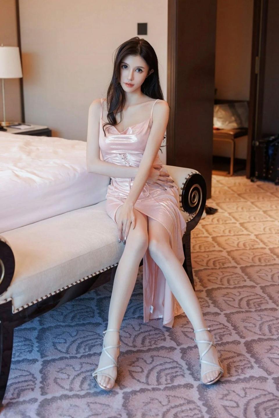 肤白貌美大长腿