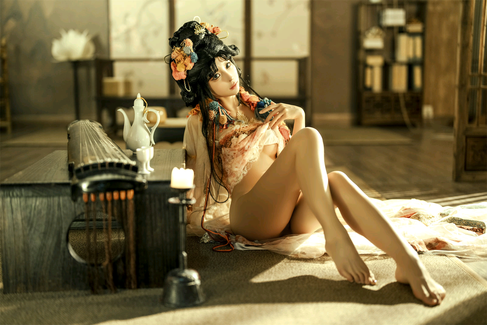 蠢沫沫 – 轻纱入帐，吹动薄衫也吹动身体