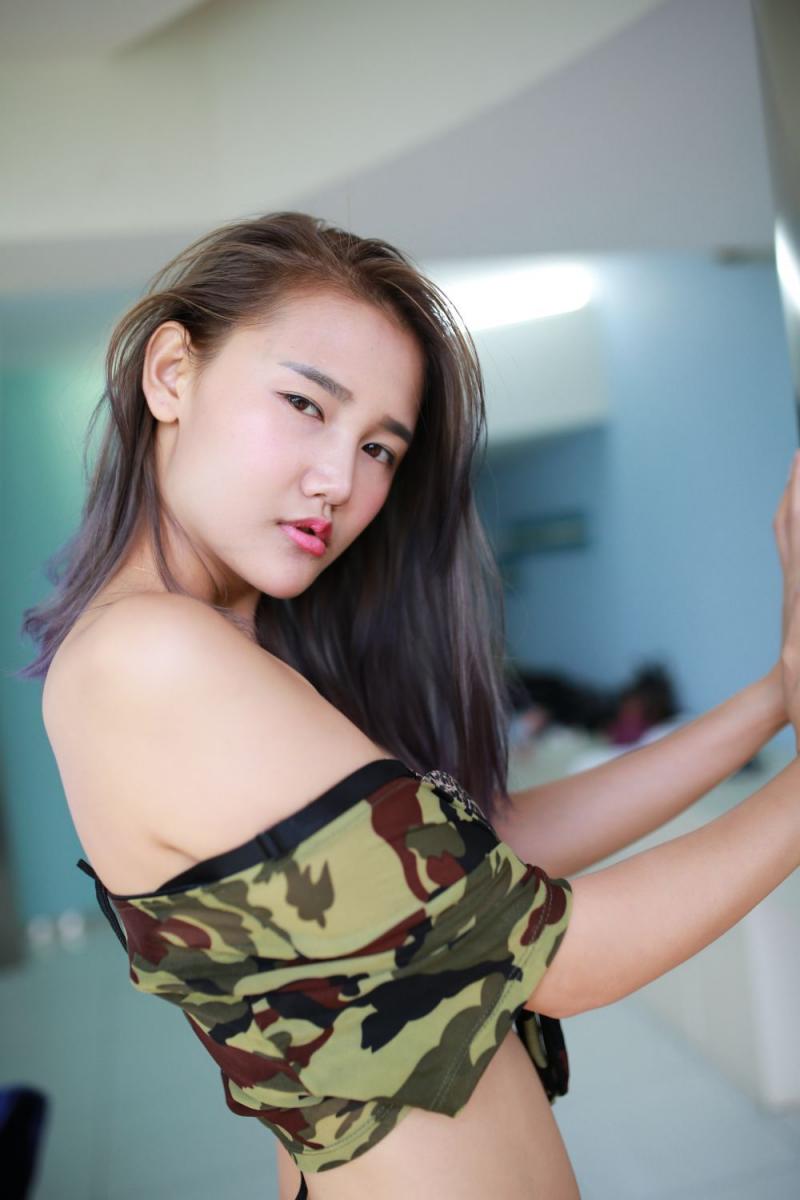 这样的小姐姐该怎么蹂躏呢