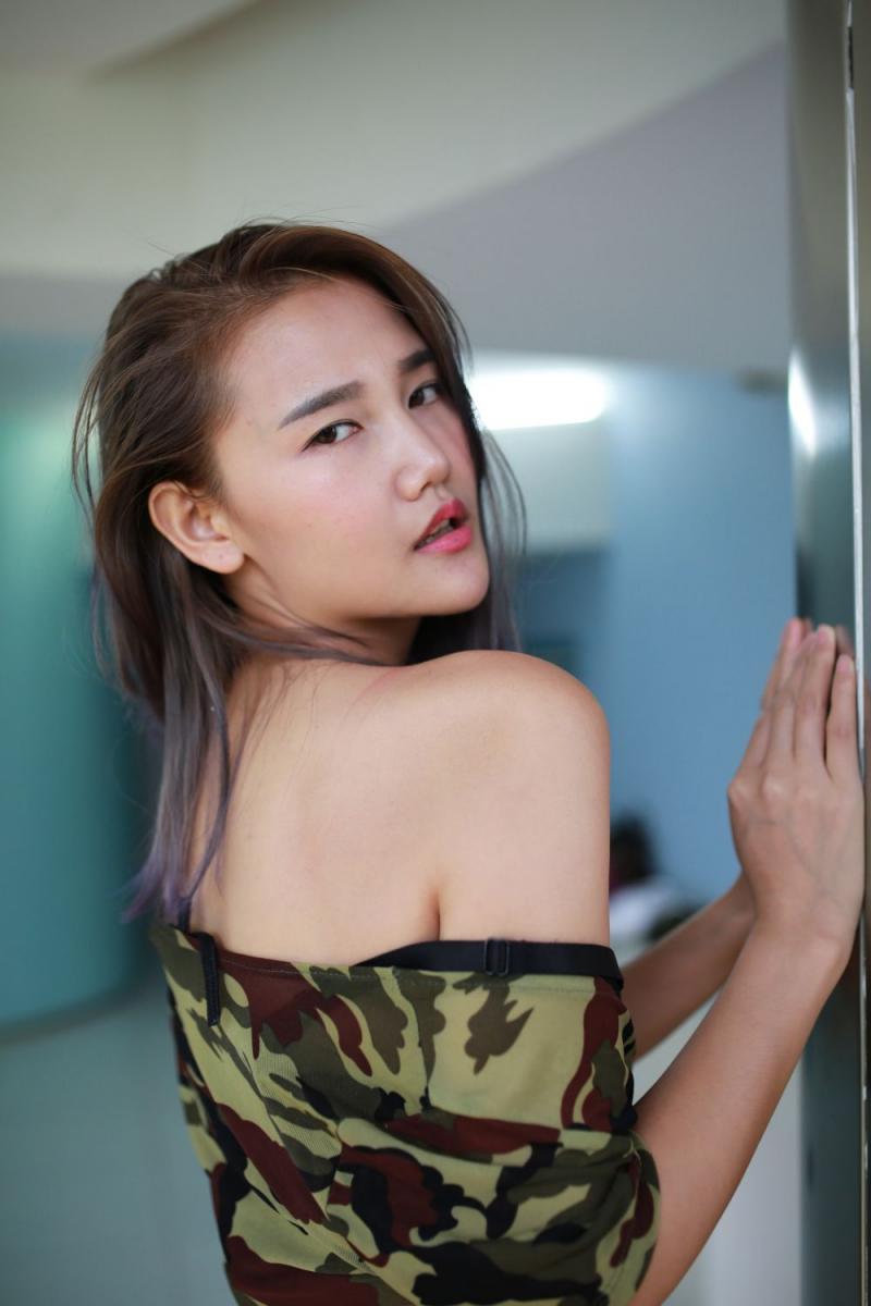 这样的小姐姐该怎么蹂躏呢