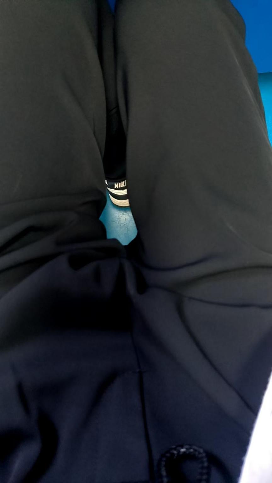 今日裤里丝无内