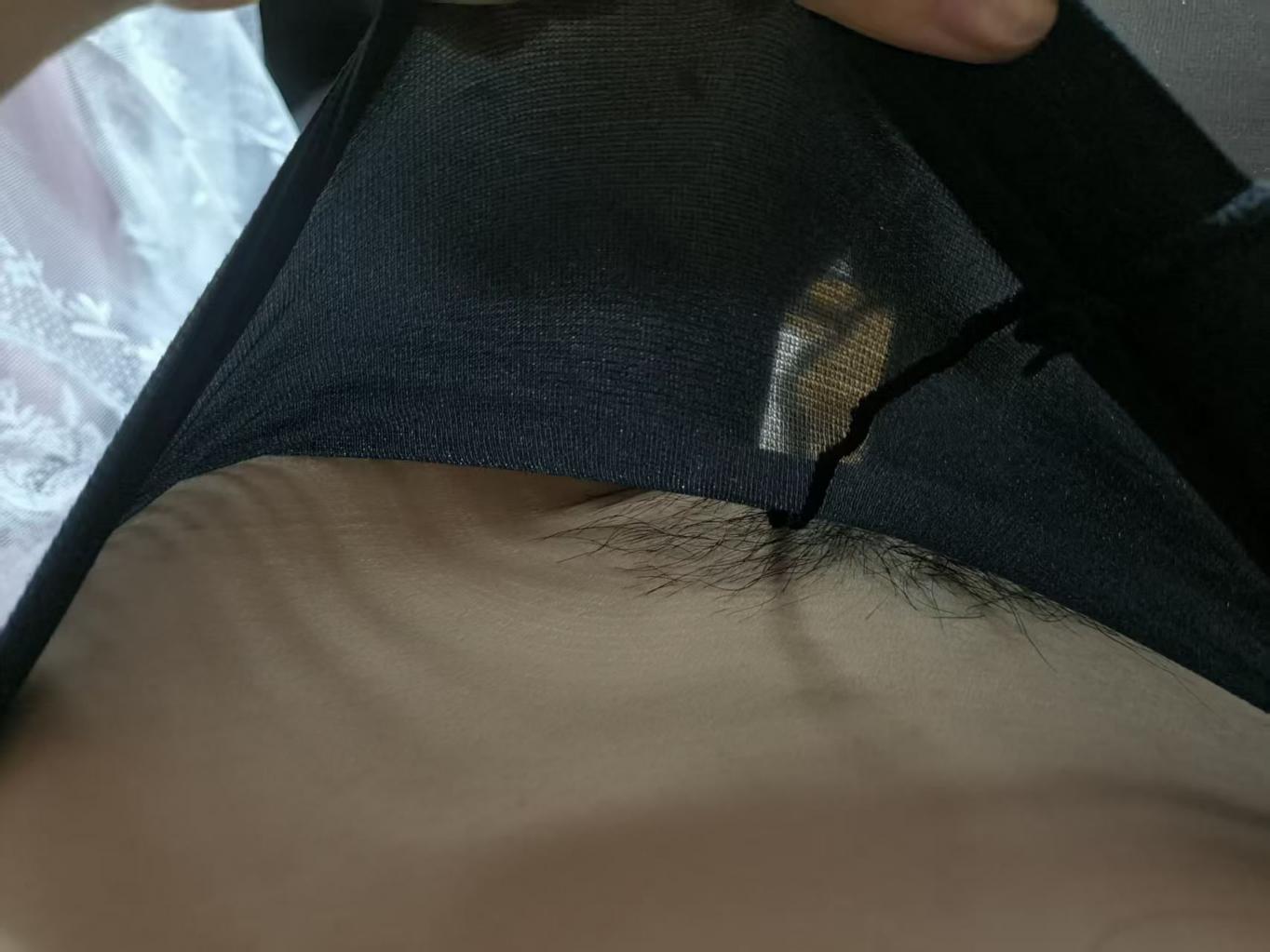 今日裤里丝无内